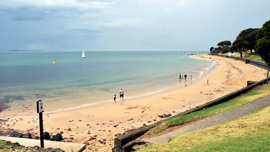 cowes-beach